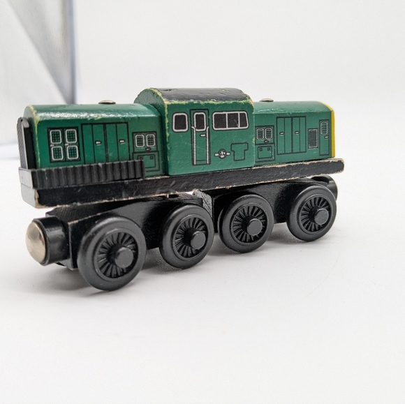 Thomas & Friends Wooden Railway Train Engine Derek - Picture 7 of 16